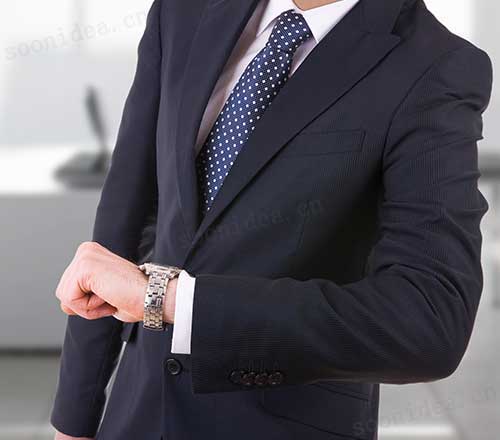 WEARING DISPLAY