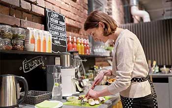 How to choose a juicer for coffee shops?