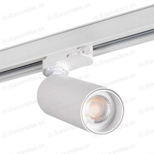 Adjustable beam angle spotlight