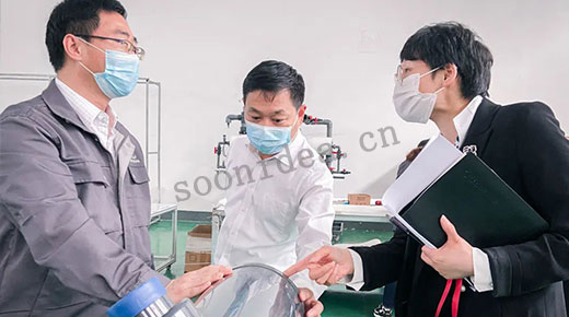 Leaders of Changzhou Binjiang Economic Development Zone visited the factory to guide the work