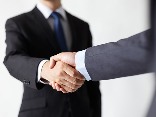 What do you need to pay attention to when using automatic oil press?